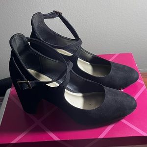 Ladies high heeled shoes size 8